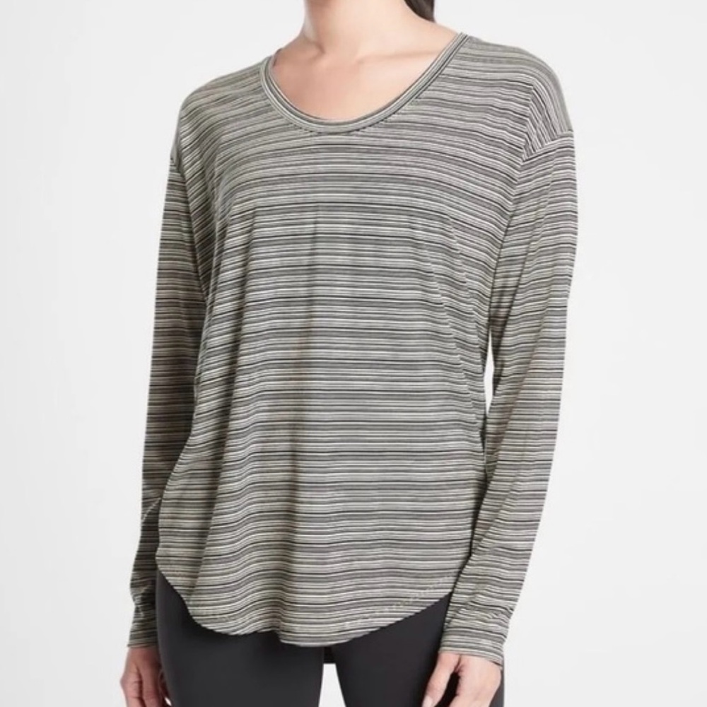 Athleta Cloud Light Stratus Stripe long sleeved top t-shirt large